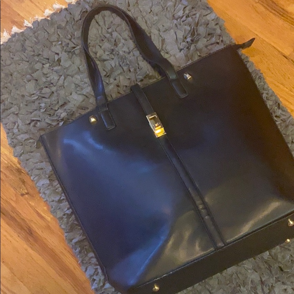 Adrienne Vittadini Black tote bag